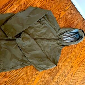 Girls 10/12 Columbia Rain Coat Military Green with Detail in Back